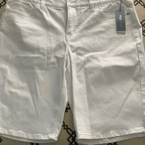 Liz Claiborne Bermuda shorts